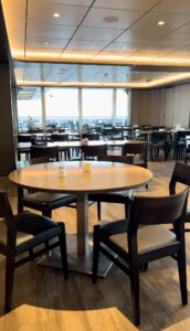 buffet seating on a cruise