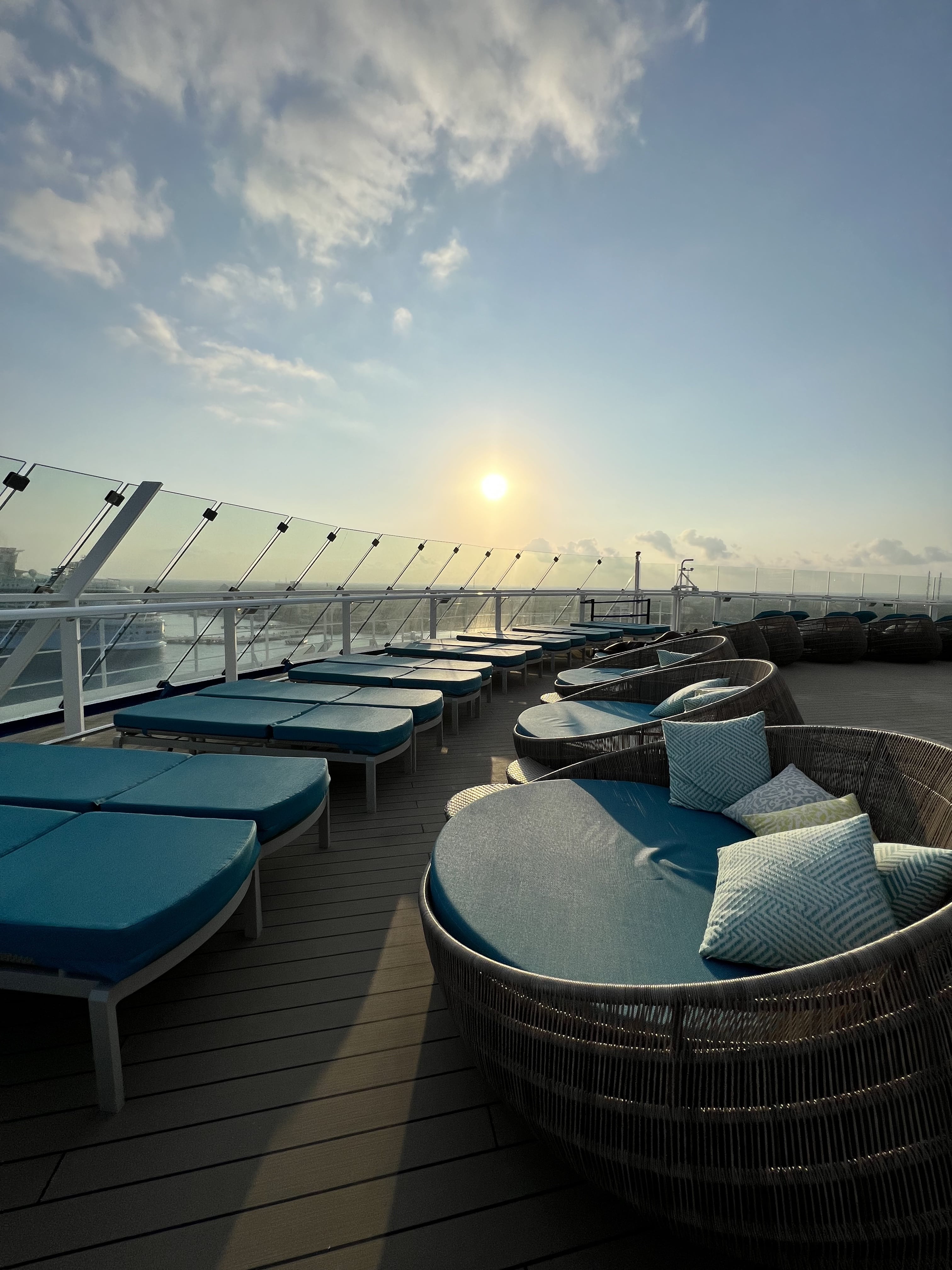 Cruise pool deck